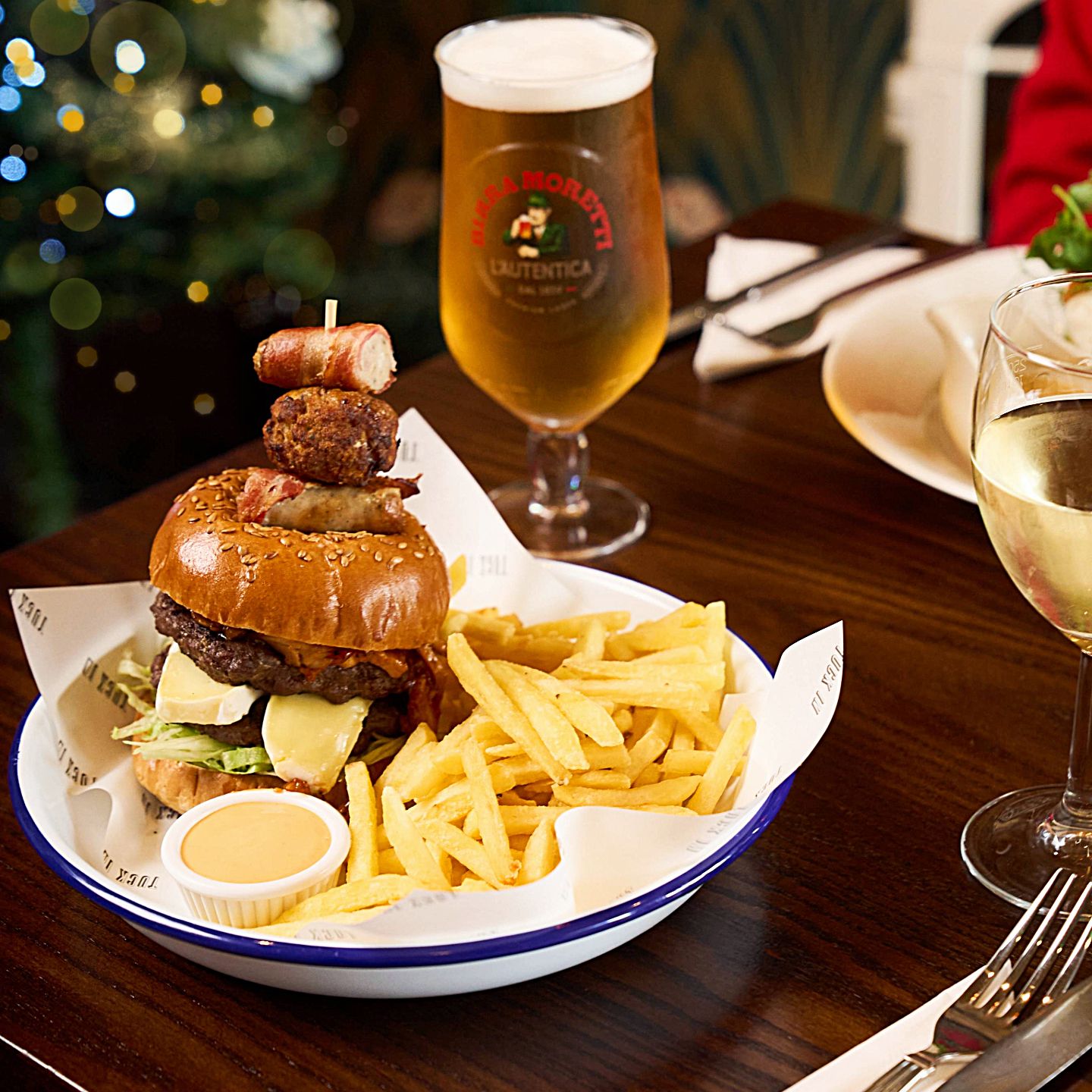 Festive Lunch & Dinner at The Ty-Risha Alehouse in Bridgend